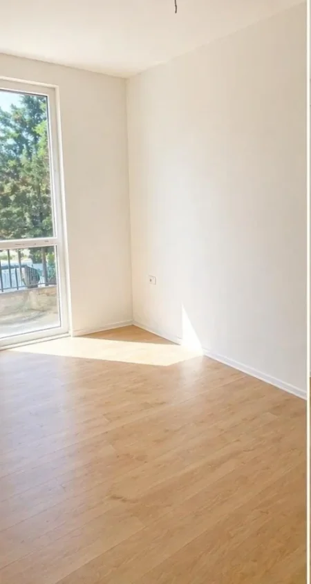 Tirane, jepet me qera apartament 1+1+Ballkon Kati 2, 62 m² 520 € (paskuqan)