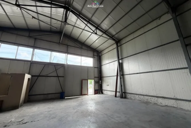 Tirane, jepet me qera magazine Kati 0, 400 m² 1.400 € (vore)