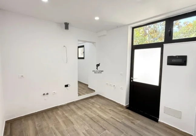 Tirane, jepet me qera magazine Kati 0, 60 m² 1.000 € (ALI DEMI)