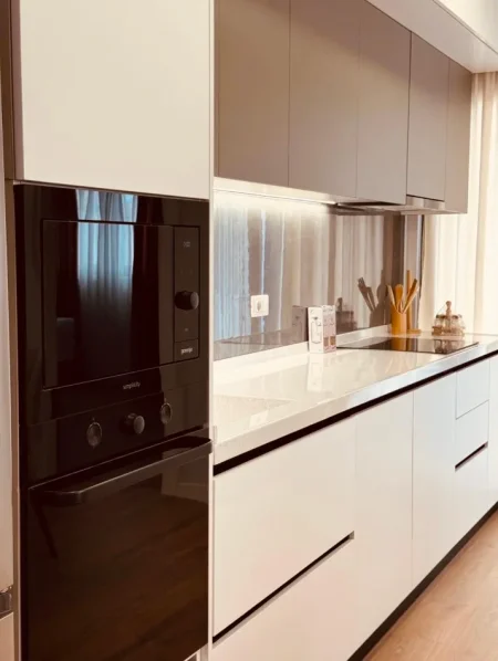 Tirane, jepet me qera apartament 2+1 Kati 6, 120 m² 1.300 € (rruga e durresit)