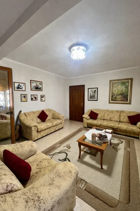 Shqiperi, shitet apartament 2+1+Aneks+Ballkon Kati 4, 80 m² (rruga vasil kamami, Elbasan)