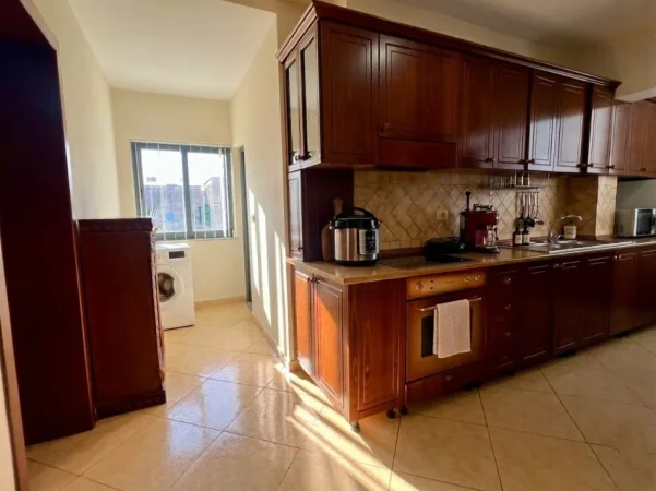 Shqiperi, shitet apartament 2+1+Aneks+Ballkon Kati 4, 80 m² (rruga vasil kamami, Elbasan)