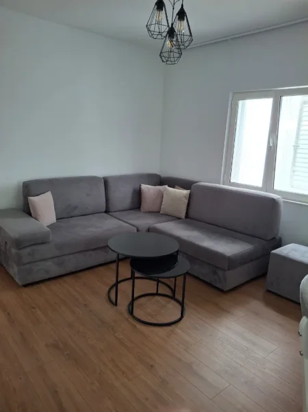 🏡 Jepet me qira hyrje private 2-katëshe – pranë Vilave Gjermane 🌿 4+1+3+ballkon me vlere 800 Euro