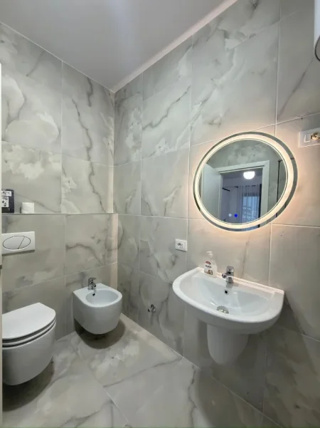 Tirane, jepet me qera 2+1 , (Oasis)