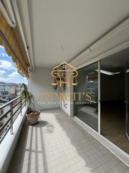 Tirane, jepet me qera zyre , 266 m² (perballe Librit Universitar)