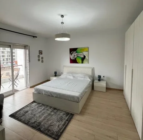 Tirane, jepet me qera apartament 2+1+Ballkon Kati 4, 100 m² 888 € (Rruga Tish Dahia)