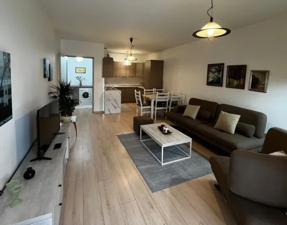 Tirane, jepet me qera apartament 2+1+Ballkon Kati 4, 100 m² 888 € (Rruga Tish Dahia)