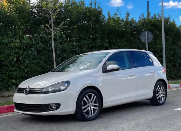 Tirane, shes makine Golf 6 Nafte, e bardhë manuale Kondicioner 235.000 km 5.000 €