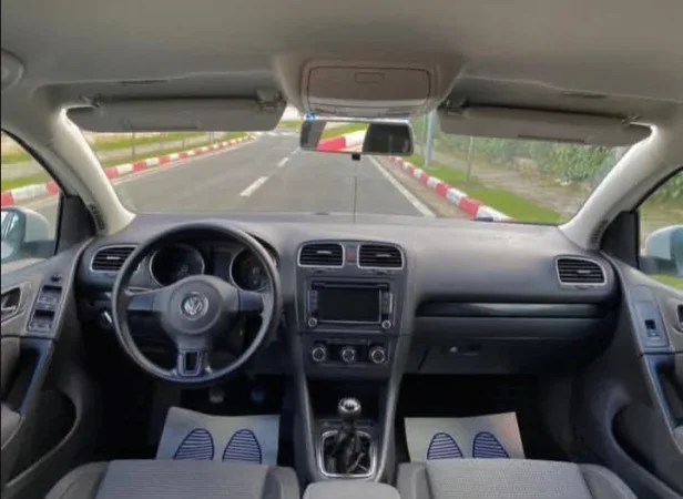 Tirane, shes makine Golf 6 Nafte, e bardhë manuale Kondicioner 235.000 km 5.000 €