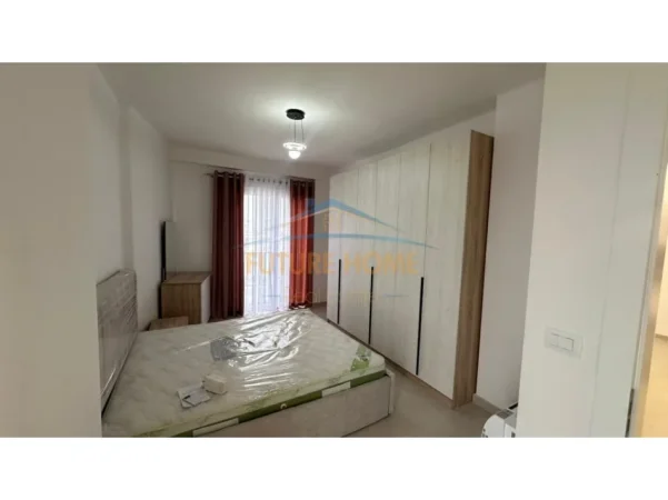 Tirane, jepet me qera apartament 1+1 Kati 5, 75 m² 450 € (Kompleksi Jolla,Unaza e Re)