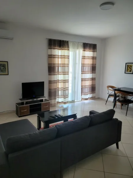 Tirane, jap me qera apartament 1+1+Ballkon Kati 8, 73 m² 365 € (Thoma Koxhaj)
