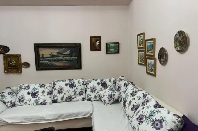 Tirane, jepet me qera apartament 2+1 Kati 4, 90 m² 600 € (Kristal Center)