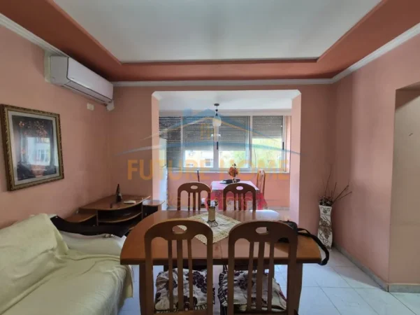 Tirane, jepet me qera apartament 1+1 Kati 5, 63 m² 420 € (21-Dhjetori)