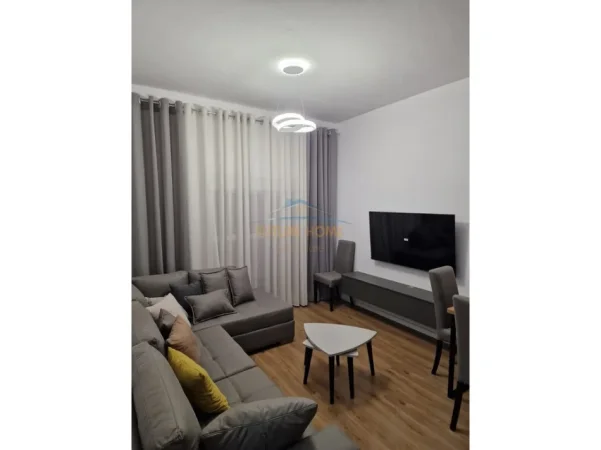 Tirane, jepet me qera apartament 1+1 Kati 5, 60 m² 550 € (Rezidenca Kadiu)