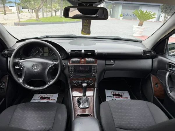 Fier, shes makine Mercedes Benz C220 CDI Diesel (motorr EVO///)-2005-AUTOMATIK Nafte, blu e errët automatik Kondicioner 249.000 km 3.200 €