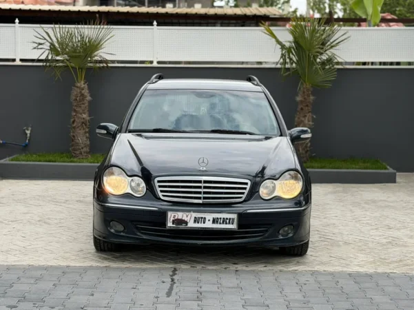 Fier, shes makine Mercedes Benz C220 CDI Diesel (motorr EVO///)-2005-AUTOMATIK Nafte, blu e errët automatik Kondicioner 249.000 km 3.200 €