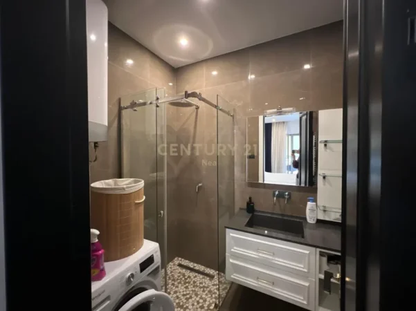 Tirane, jepet me qera apartament 2+1+Ballkon Kati 5, 116 m² 1.400 € (delijorgji)