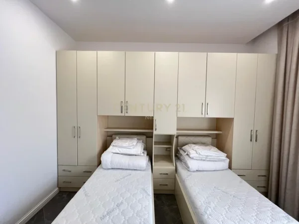 Tirane, jepet me qera apartament 2+1+Ballkon Kati 5, 116 m² 1.400 € (delijorgji)