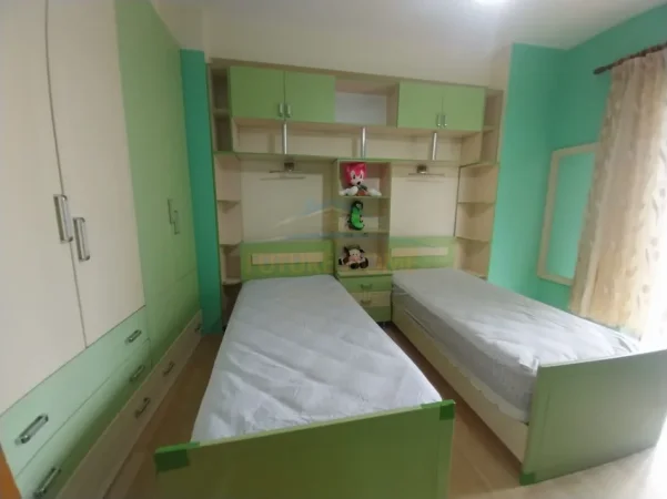 Tirane, jepet me qera apartament 2+1+Ballkon Kati 6, 127 m² 600 € (Zogu i Zi)