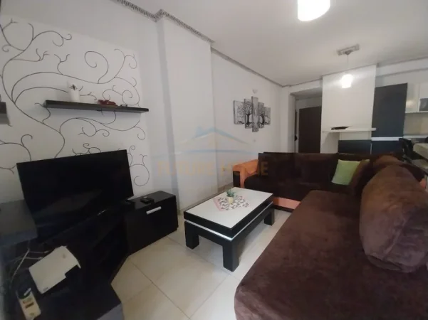 Tirane, jepet me qera apartament 2+1+Ballkon Kati 6, 127 m² 600 € (Zogu i Zi)