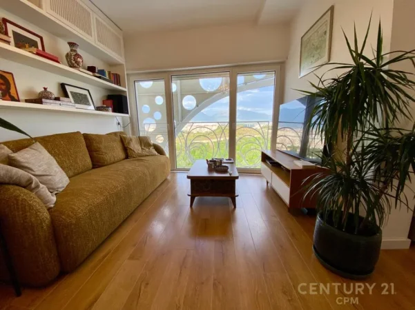 Tirane, jepet me qera apartament 1+1+Ballkon Kati 3, 93 m² 1.000 € (kodra e diellit 2)