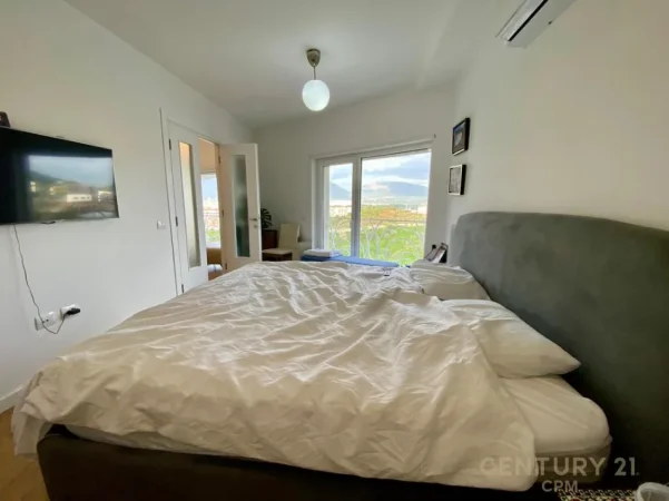 Tirane, jepet me qera apartament 1+1+Ballkon Kati 3, 93 m² 1.000 € (kodra e diellit 2)