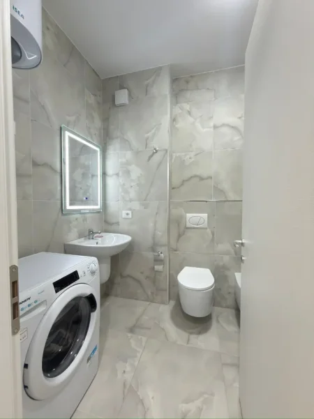 Tirane, jepet me qera apartament 2+1 Kati 5, 103 m² 700 € 