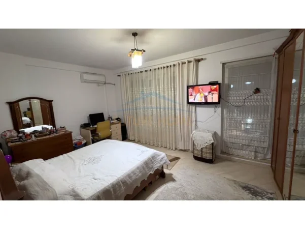 Tirane, shitet apartament 1+1+Ballkon Kati 3, 89 m² 210.000 € (Rruga Jordan Misja)