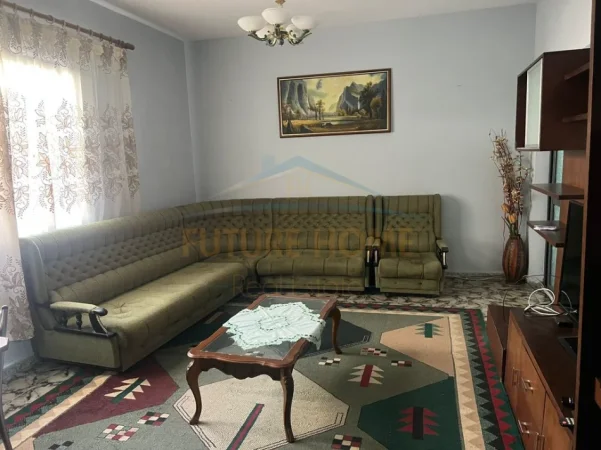Tirane, jepet me qera Vile 3 Katshe , 289 m² 500 € (Fresku)