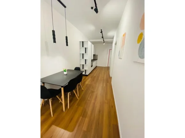 Tirane, jepet me qera apartament 1+1 Kati 3, 70 m² 600 € (kodra e diellit)