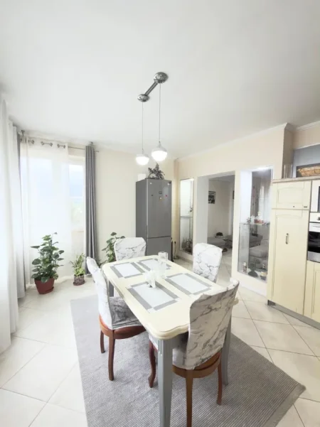Tirane, shitet apartament 2+1 Kati 5, 126 m² 260.000 € 