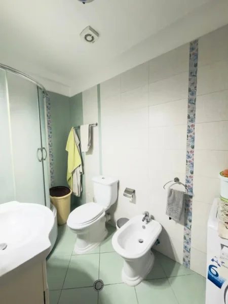 Tirane, shitet apartament 2+1 Kati 5, 126 m² 260.000 € 