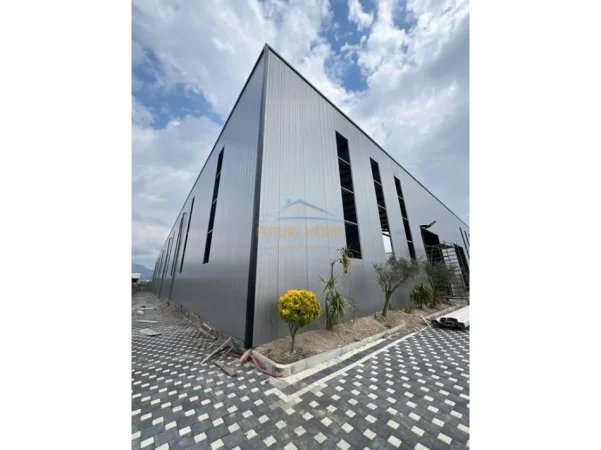 Tirane, jepet me qera magazine , 1.499 m² 4.500 € (Kamez)