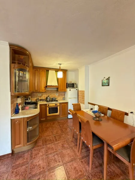 Tirane, shitet apartament 2+1 Kati 2, 100 m² 215.000 € 