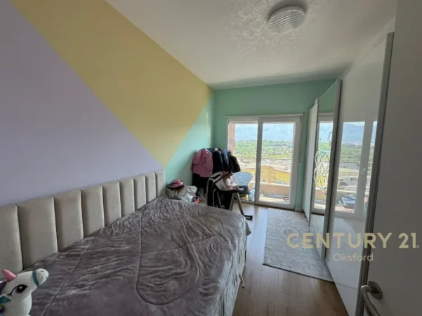 Tirane, jepet me qera apartament 2+1+Ballkon Kati 7, 116 m² 1.200 € (liqeni i thate)