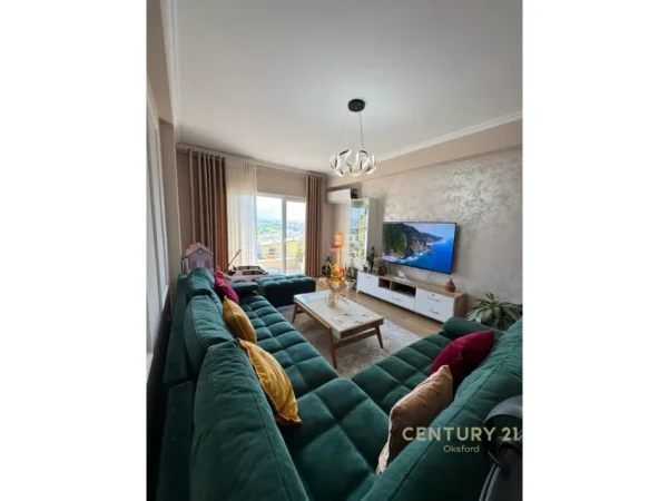 Tirane, jepet me qera apartament 2+1+Ballkon Kati 7, 116 m² 1.200 € (liqeni i thate)