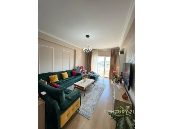 Tirane, jepet me qera apartament 2+1+Ballkon Kati 7, 116 m² 1.200 € (liqeni i thate)