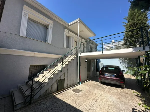 Tirane, shitet Vile , 153 m² 500.000 € (Prane Selvise, Rruga Tafaj)