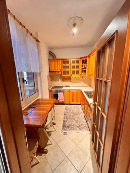 Tirane, shitet apartament 3+1+Ballkon Kati 3, 240 m² 400.000 € (Rruga Sami Frasheri)
