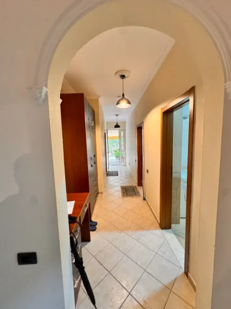 Tirane, shitet apartament 3+1+Ballkon Kati 3, 240 m² 400.000 € (Rruga Sami Frasheri)
