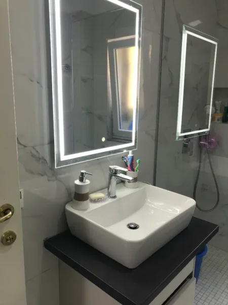 Tirane, jepet me qera apartament 2+1 Kati 2,