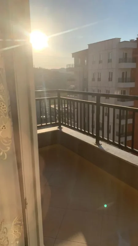 Tirane, jepet me qera apartament 1+1 Kati 7, 80 m² 450 € (Rruga Sokrat Miho)