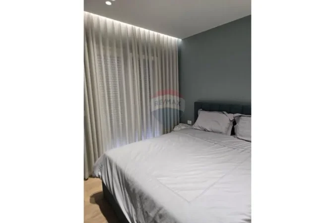 Tirane, jepet me qera apartament 1+1 , 725 € 