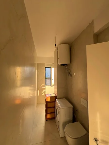 Tirane, jepet me qera apartament 1+1 , 60 m² 400 € (Fresk)