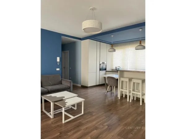 Tirane, jepet me qera apartament 2+1 Kati 5, 100 m² 1.300 € (Rr. kosovareve)
