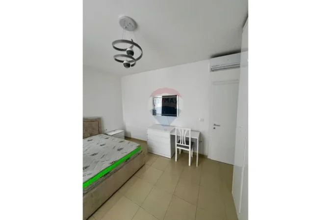 Tirane, jepet me qera apartament 1+1 , 650 € (Bulevardi i Ri)