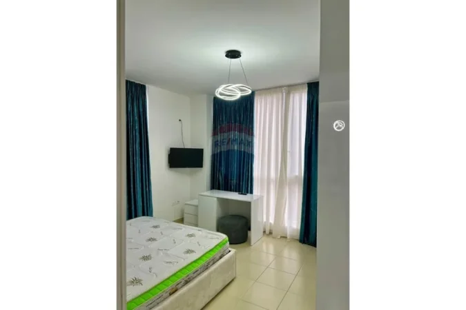 Tirane, jepet me qera apartament 1+1 , 650 € (Bulevardi i Ri)