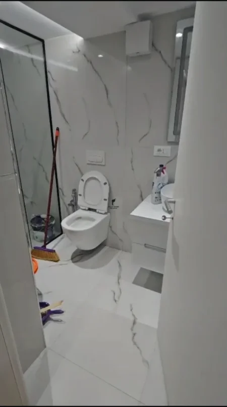 Tirane, jepet me qera apartament 1+1 Kati 0, 70 m² 500 € (KODRA E DIELLIT)
