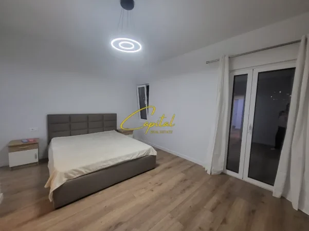 Tirane, jepet me qera apartament 1+1 Kati 4, 60 m² 500 € (PALLATI ME SHIGJETA)