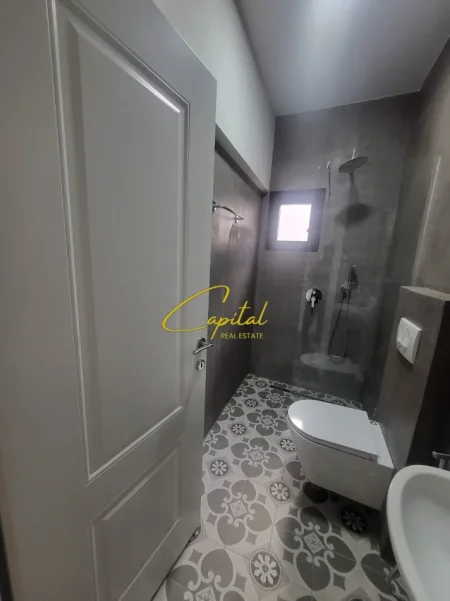 Tirane, jepet me qera apartament 1+1 Kati 4, 60 m² 500 € (PALLATI ME SHIGJETA)